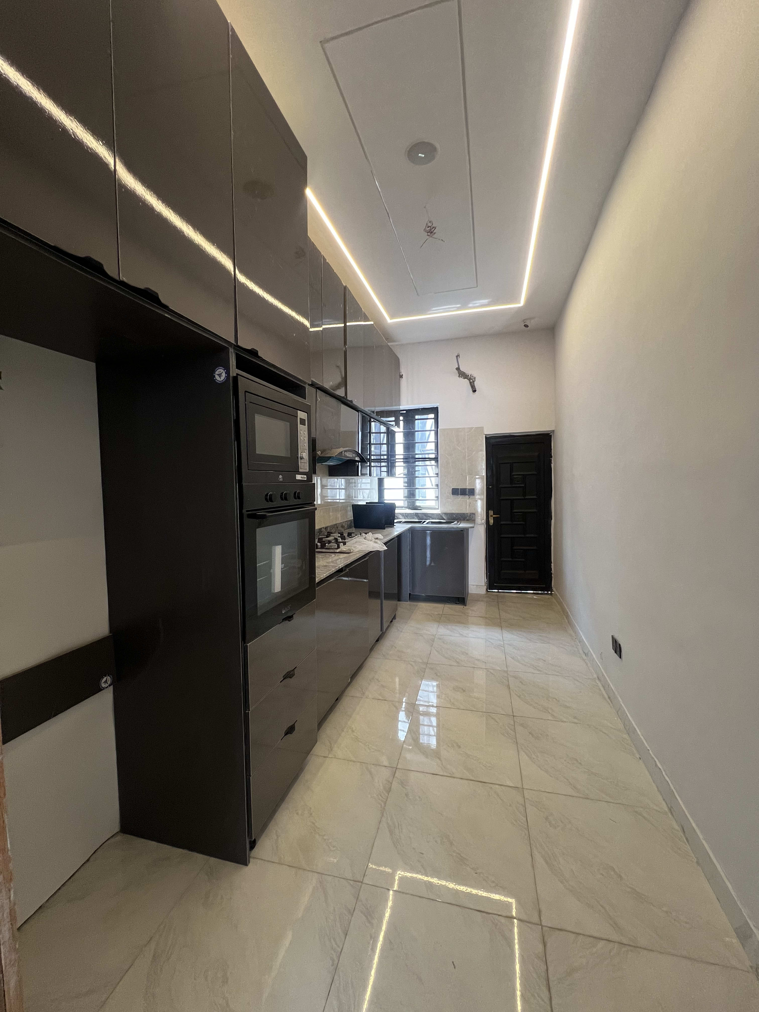 4BEDS/2BEDS EXECUTIVE TERRACE DUPLEX. - Image 15