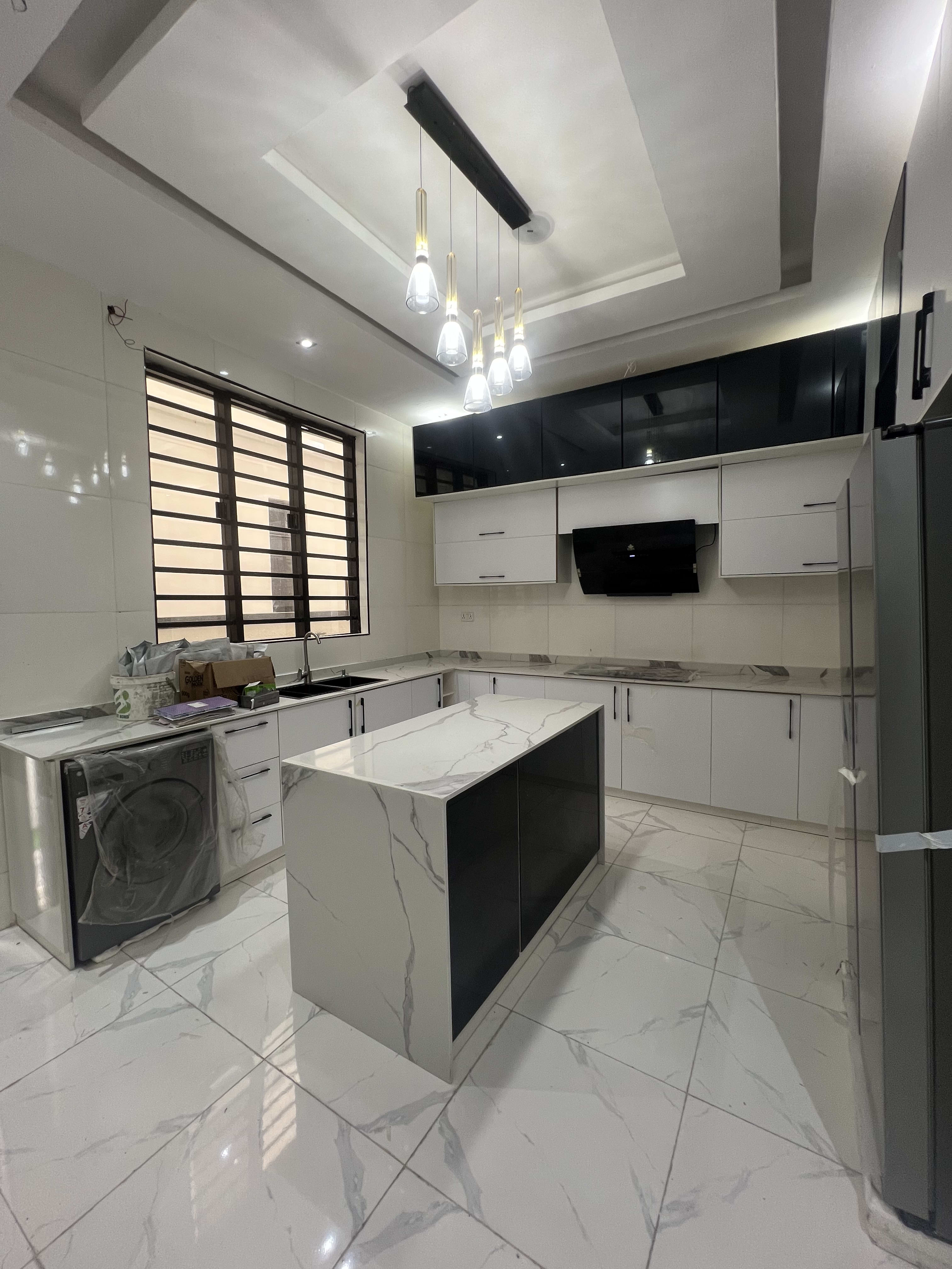 5BEDS || 6BATHS || CHEVRON || ₦350M - Image 5