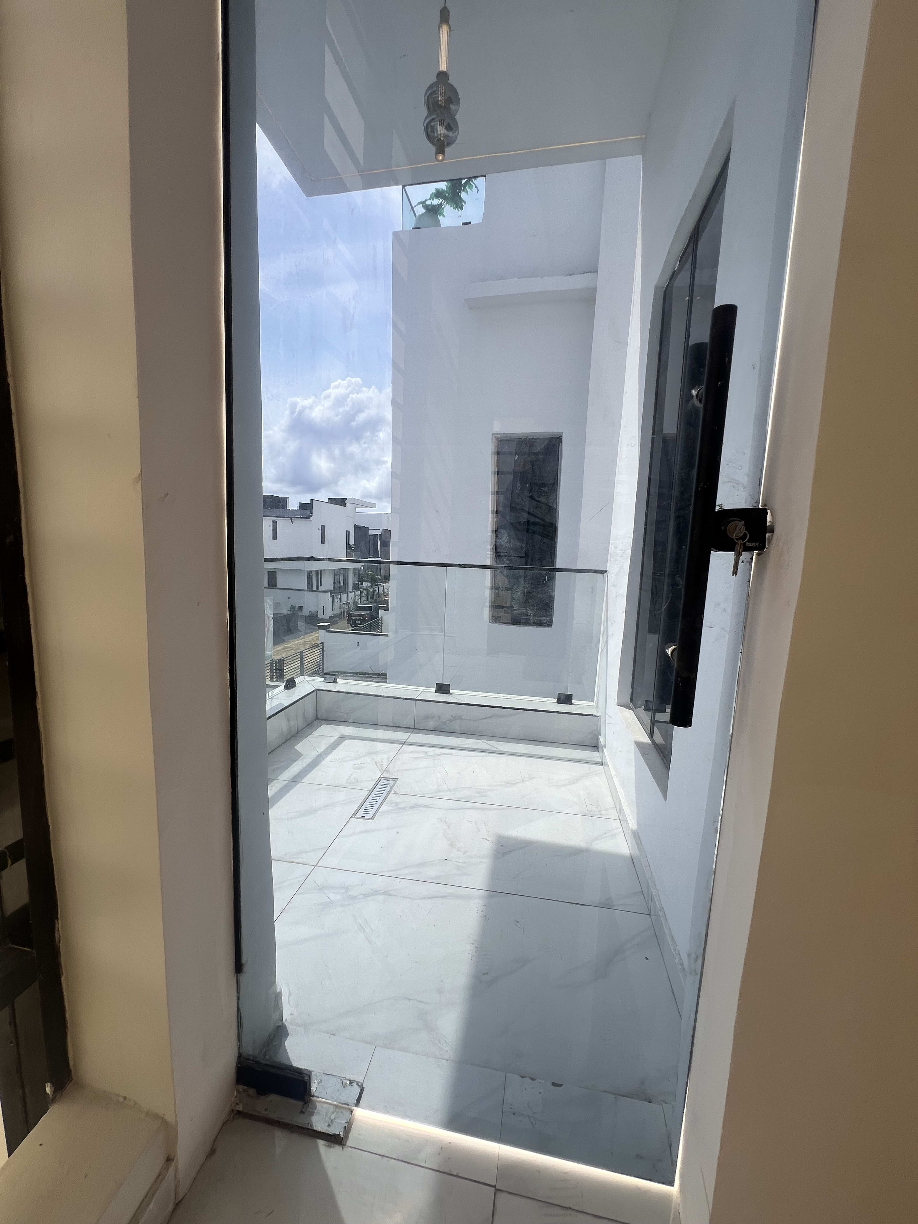 5BEDS || 6BATHS || CHEVRON || ₦350M - Image 8