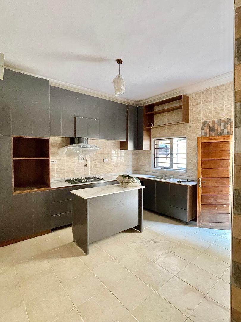 Spacious 5 bedroom fully detached duplex with bq - Image 3