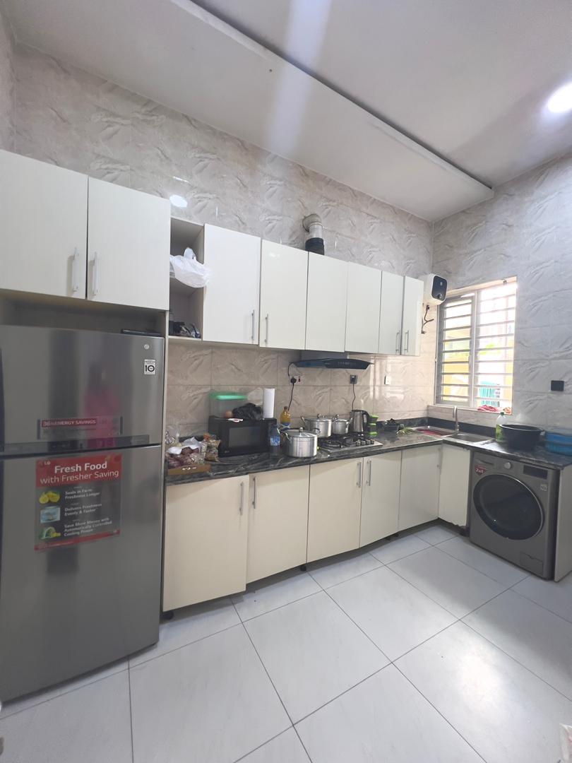 🏘️🔥FULLY FURNISHED 4BEDROOM TERRACED DUPLEX TO LET - Image 2