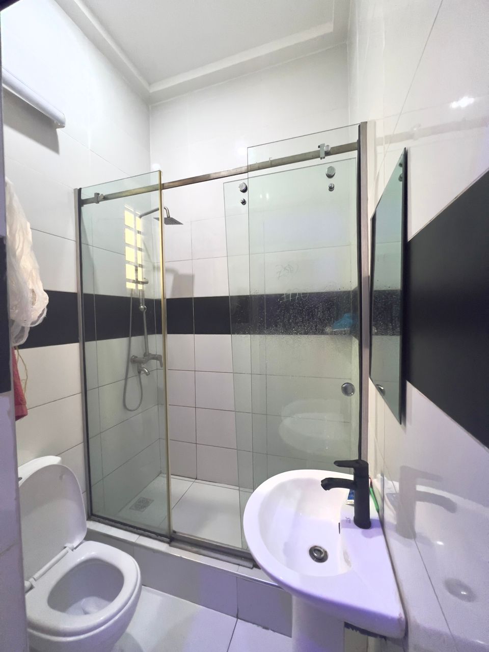 🏘️🔥FULLY FURNISHED 4BEDROOM TERRACED DUPLEX TO LET - Image 12