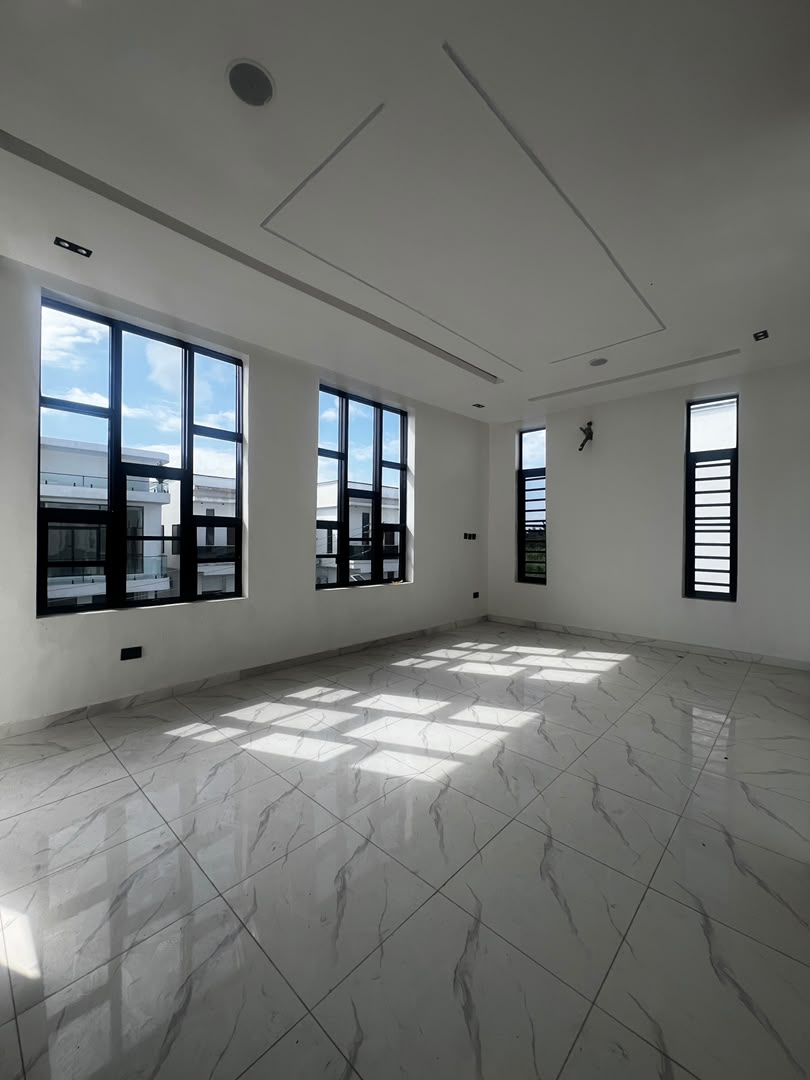 5BEDROOMS DETACHED DUPLEX WITH BQ - Image 3