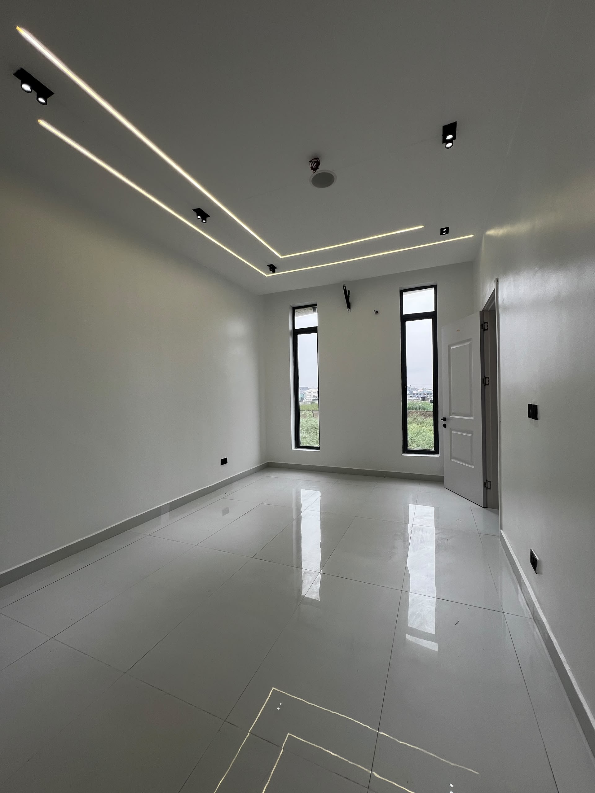 SHARP 5BEDROOM TERRACE DUPLEX WITH BQ - Image 10