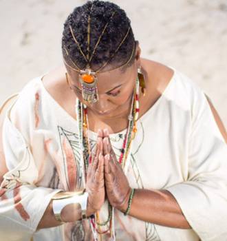 robin praying