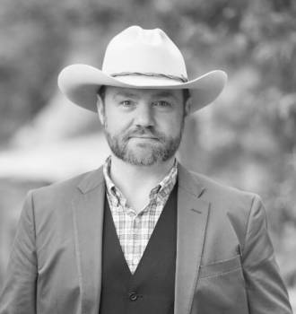 Robert Thornton in a cowboy hat