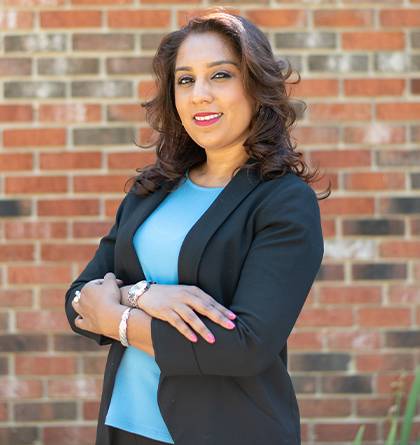 Melissa Mohan Posing