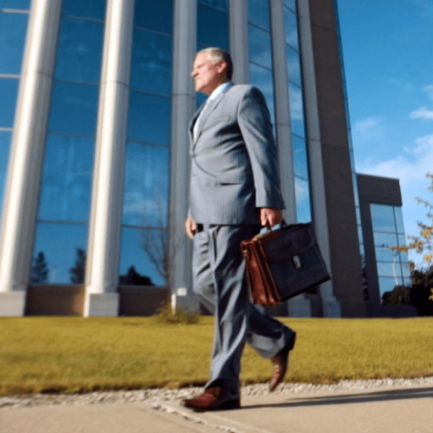 Flynn walking by Oakland County Circuit Court
