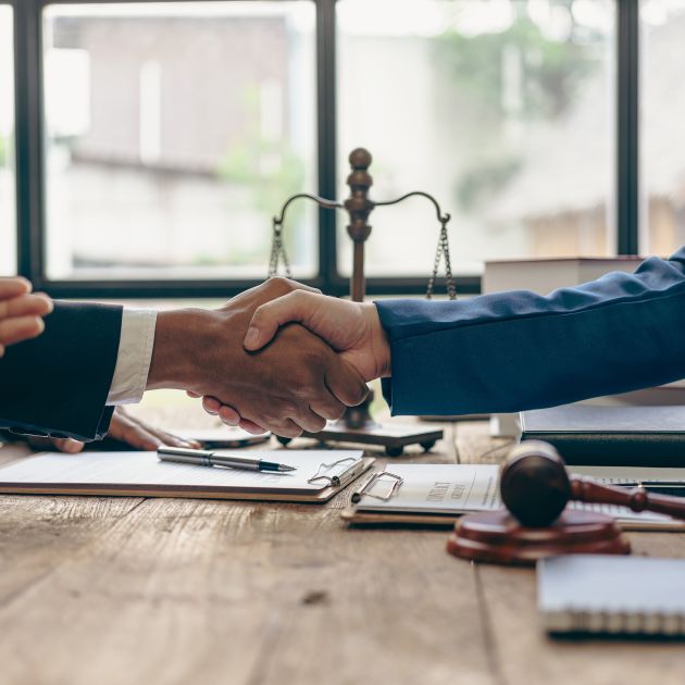 Handshaking legal consultant agreement, lawyer contract advising on litigation and handshaking contract as a lawyer to receive complaints from clients