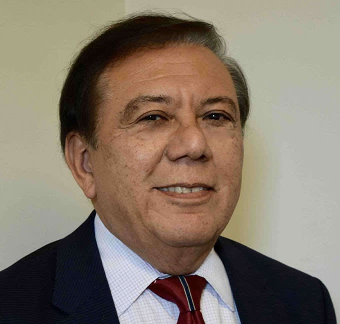 Raul Villalobos headshot