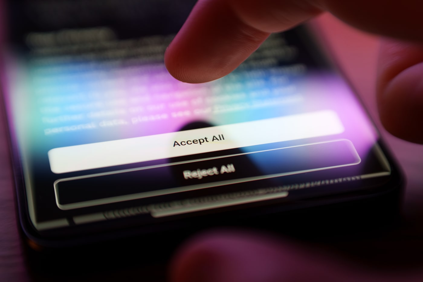 Man accepting privacy policy of a website