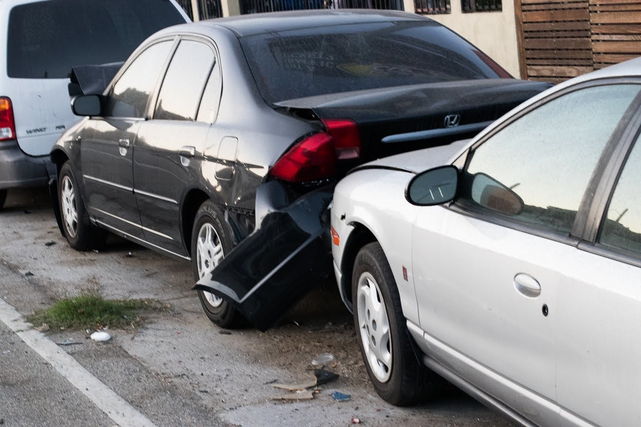 Annandale, VA – Injuries Reported in Vehicle Collision on Braddock Rd near Ravensworth Rd