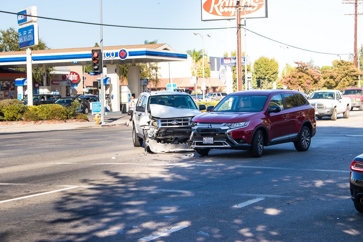 Arlington, VA – One Killed, Two Injured in Major Crash on S Walter Reed Dr near S Dinwiddie St