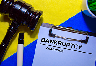 Bankcrupty Chapter 13 text on Document form and Gavel