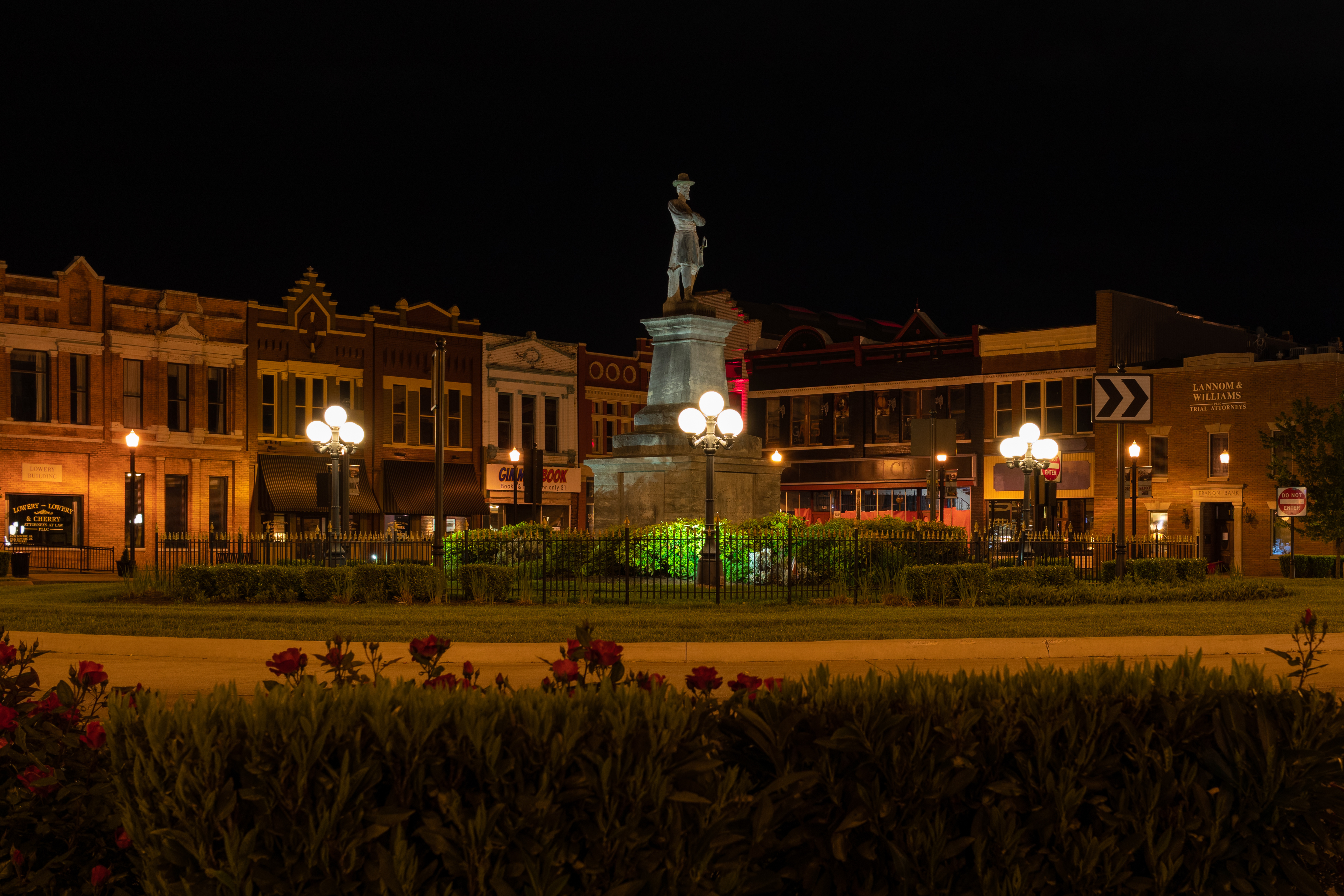 Town square in Lebanon, TN with General Robert Hatton statue.