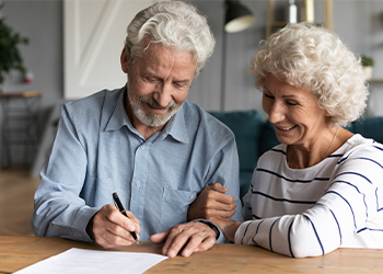 Senior couples preparing last will