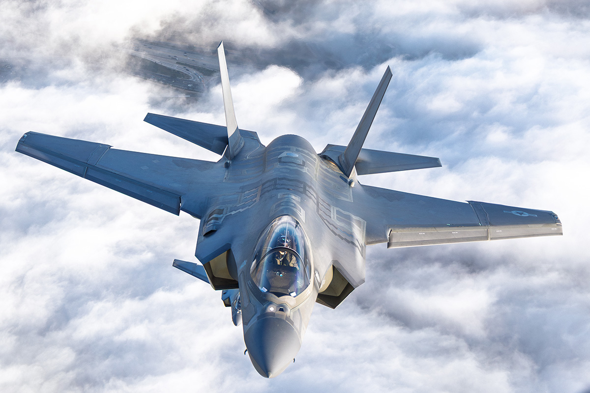 Jet fighter