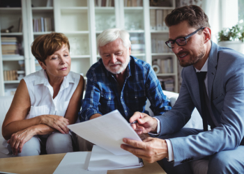 Senior couples preparing estate plan with the help of attorney