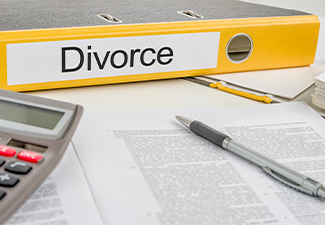 Folder with the label Divorce