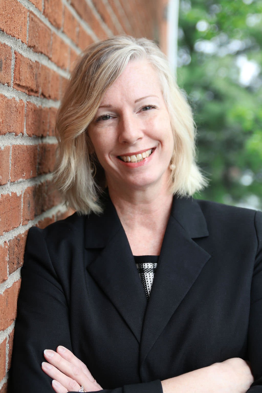 Amy Mingo Headshot.jpg
