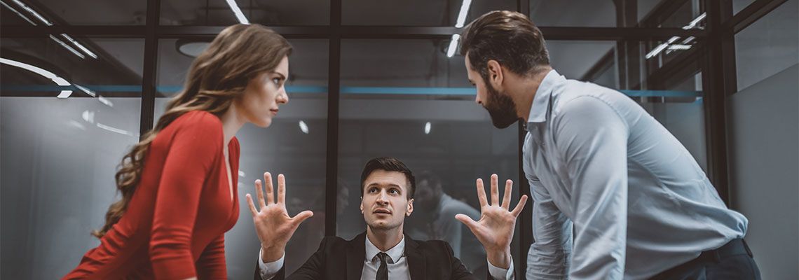 Mediator trying to dispute between spouses