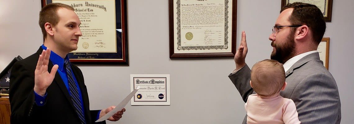 Attorney Dustin Crook taking the Oath of Admission to the Missouri Bar