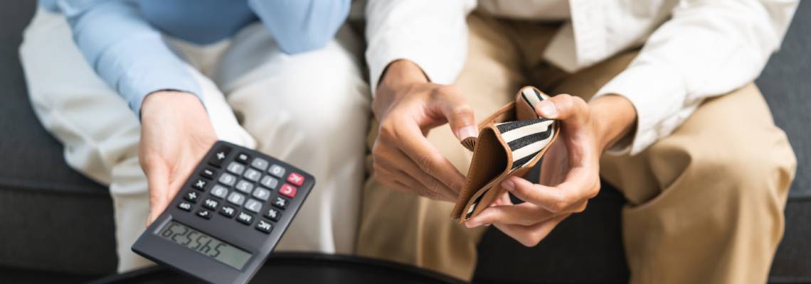 Stressed couples with empty wallet and huge debt