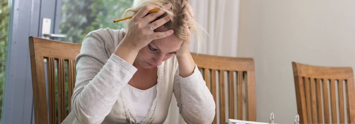 Women frustrated due to bad financial condition