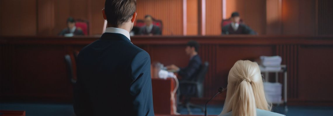 Man fighting  in courtroom