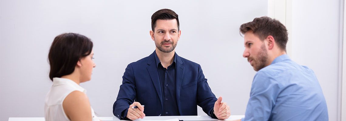 Mediator resolving dispute among couples