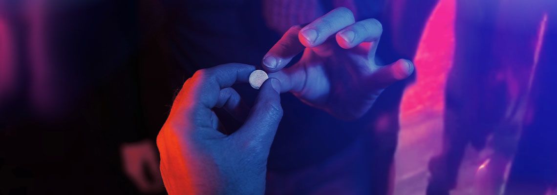 Teenager buying molly drug during spring break party