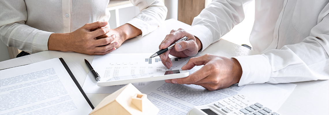 Lawyer agent presenting and consult to customer about estate planning