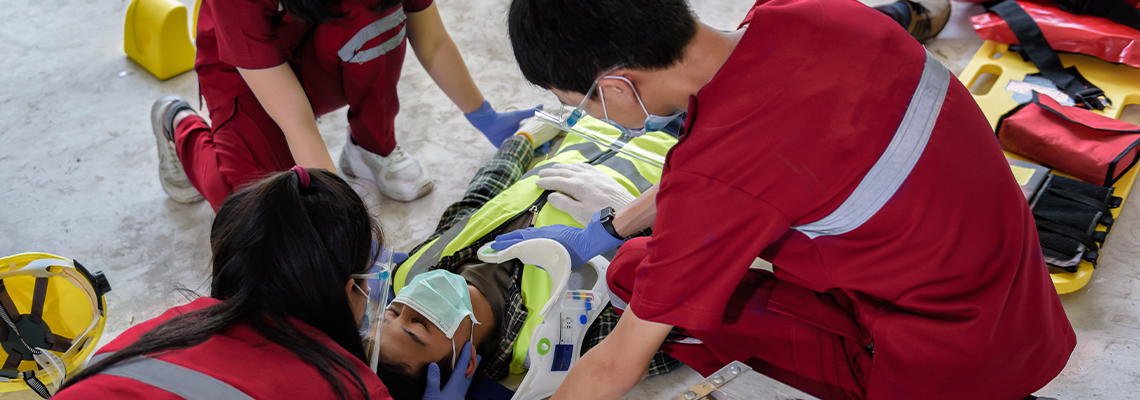 First aid for head injuries and Considered for all trauma incidents of worker in work