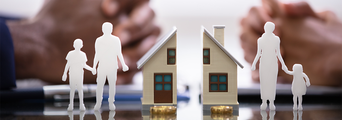 Wife And Husband Splitting Children And House after Divorce
