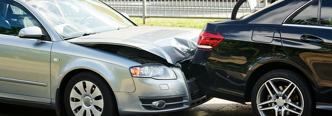 Car crash in the street