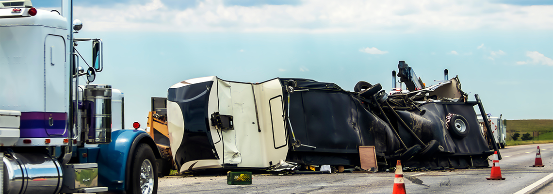 Fifth wheel RV overturned on highway with wench truck trying to get it off the road
