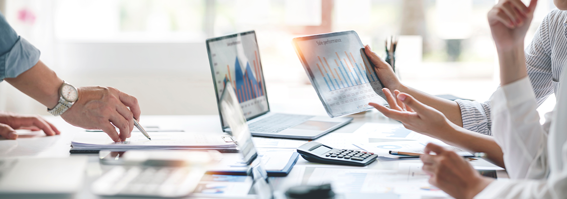 Business people advisor, business people talking