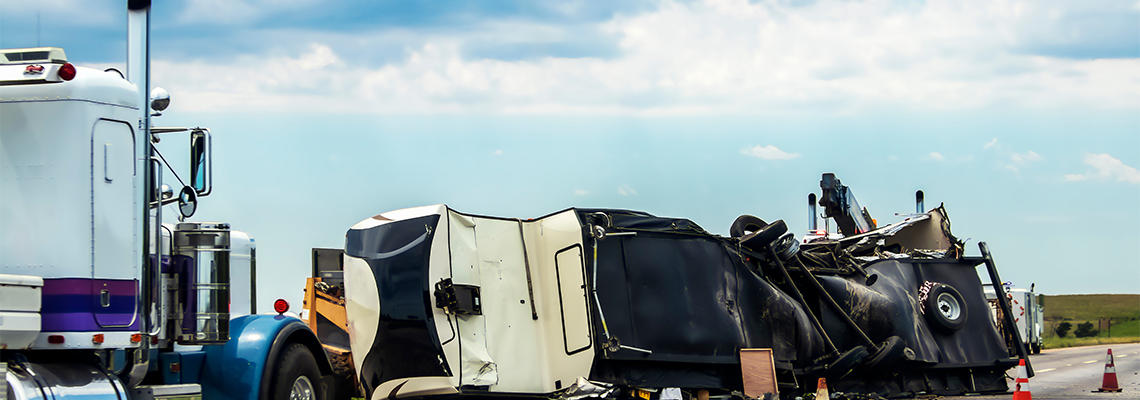 Fifth wheel RV overturned on highway with wench truck trying to get it off the road