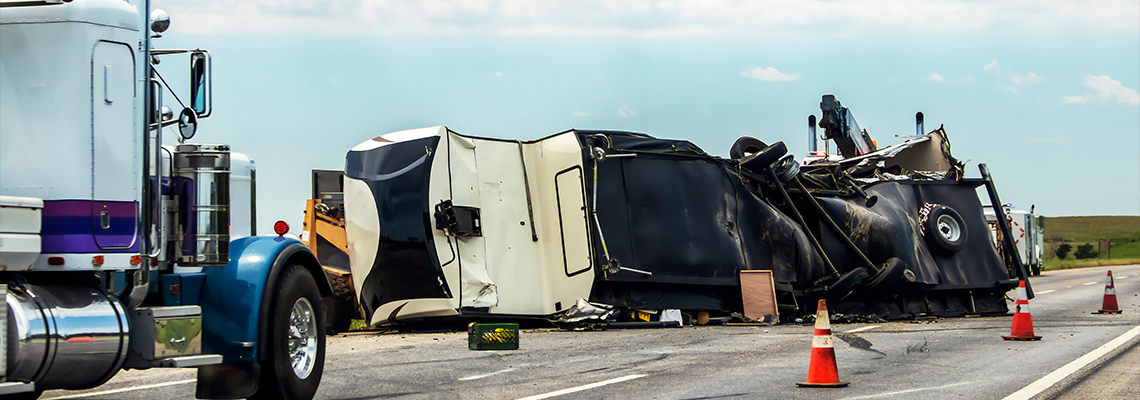 Fifth wheel RV overturned on highway with wench truck