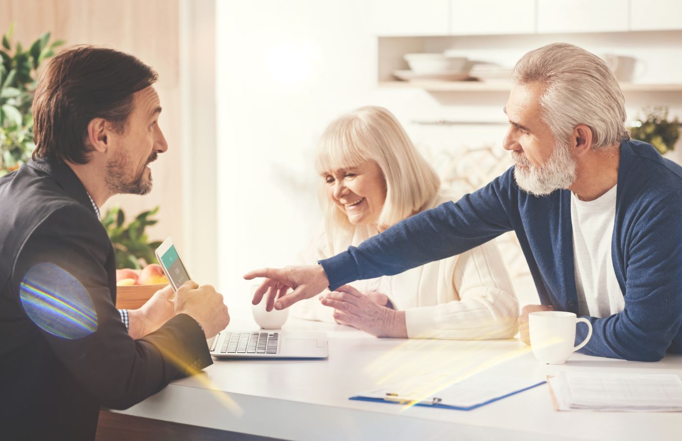 Couples preparing estate plan