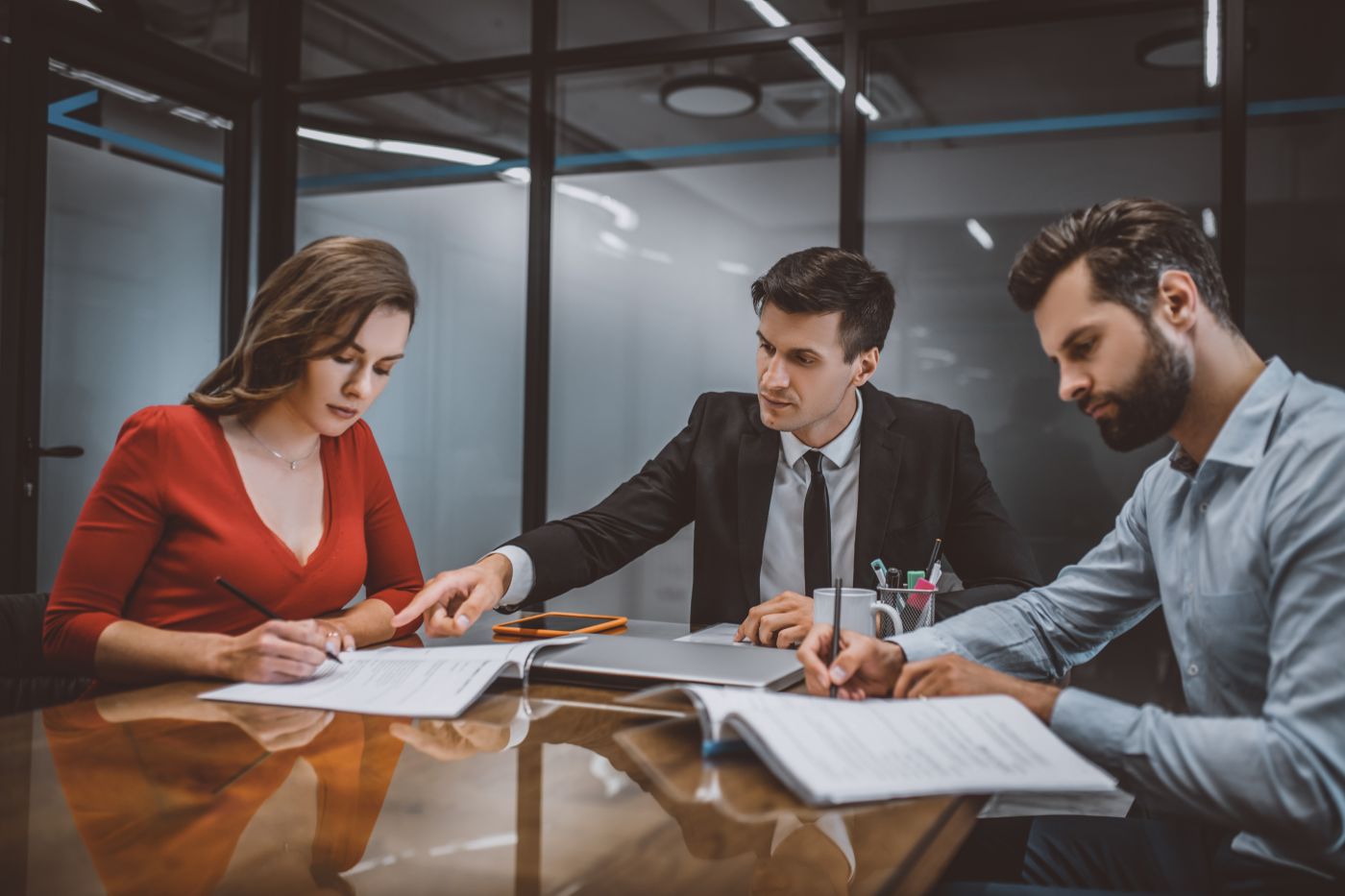 Mediator resolving divorce settlement