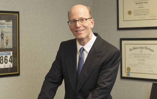 Headshot of attorney Ronald Weiss