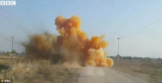 Chlorine Gas - roadside bomb.jpg