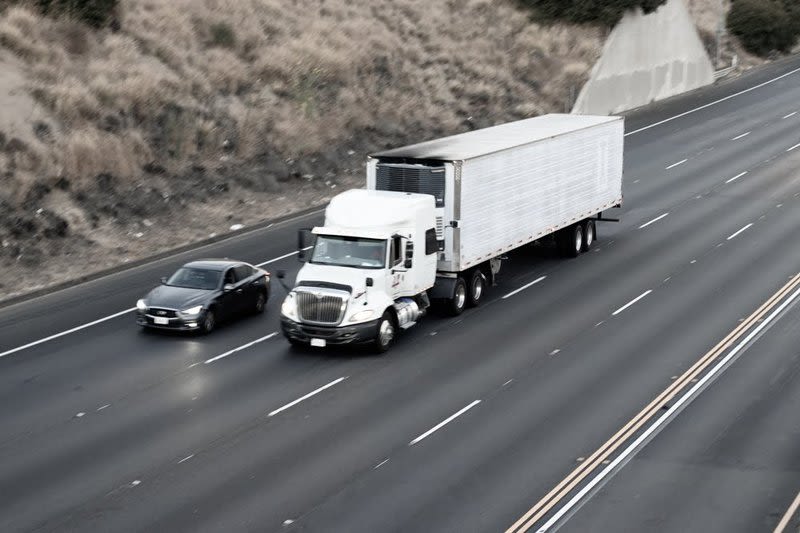 Hopkinsville, KY – Truck Crash Reported on Pennyrile Parkway by MM 11 Leaves Man Injured