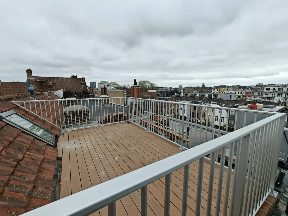 Foto van project: Aluminium hekwerk ASH-R25 op de Linnaeushof, Amsterdam 