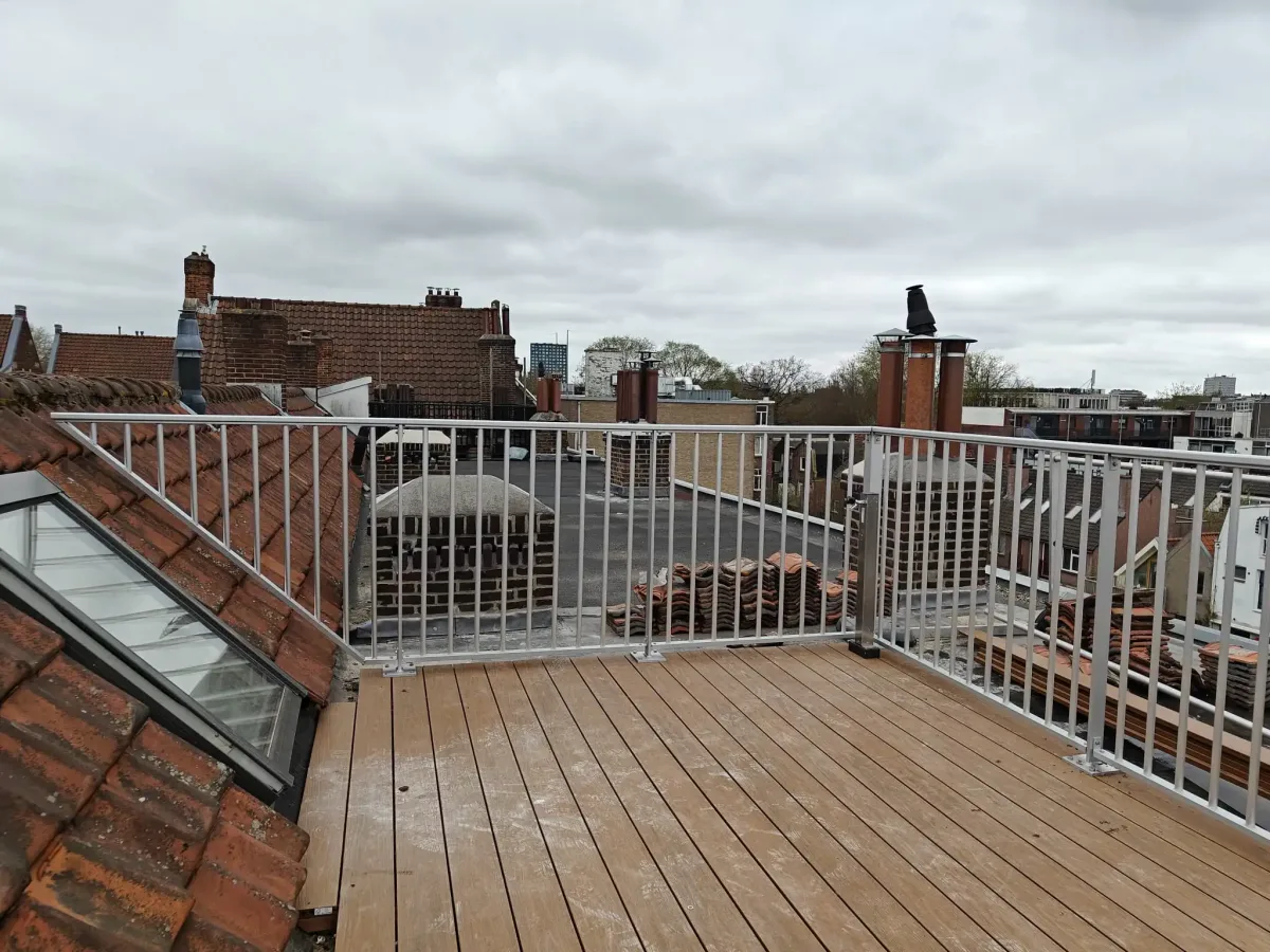 Foto van project: Aluminium hekwerk ASH-R25 op de Linnaeushof, Amsterdam 