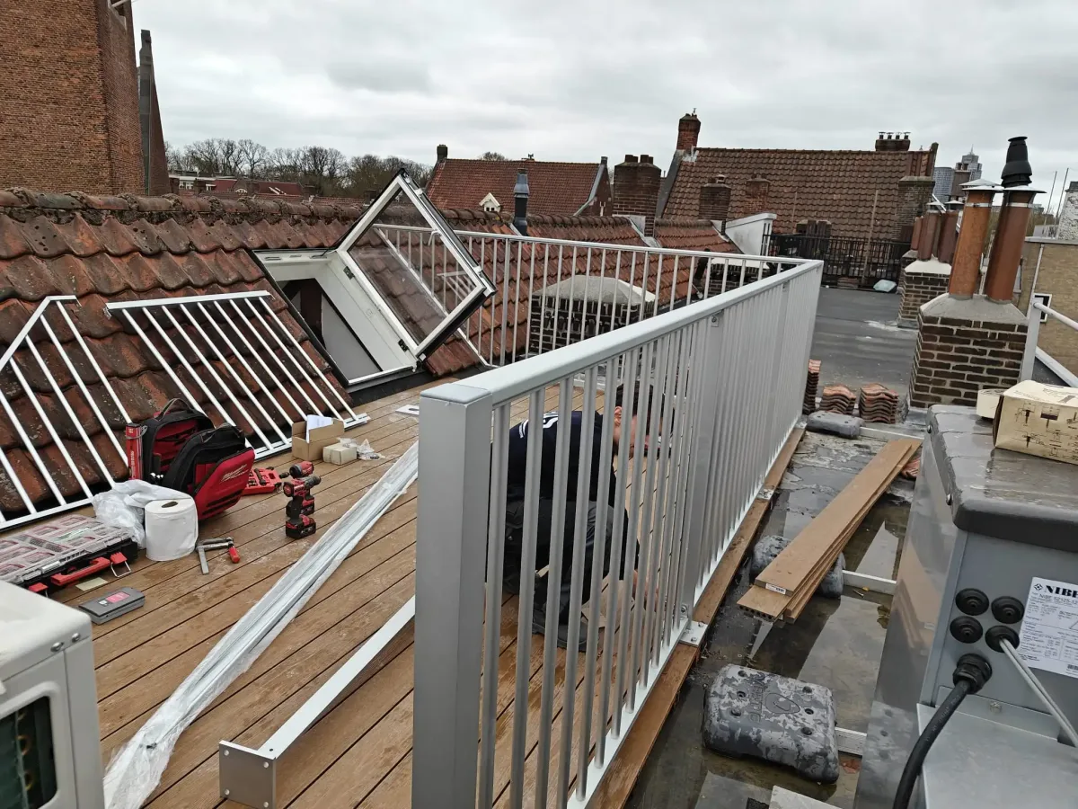 Foto van project: Aluminium hekwerk ASH-R25 op de Linnaeushof, Amsterdam 
