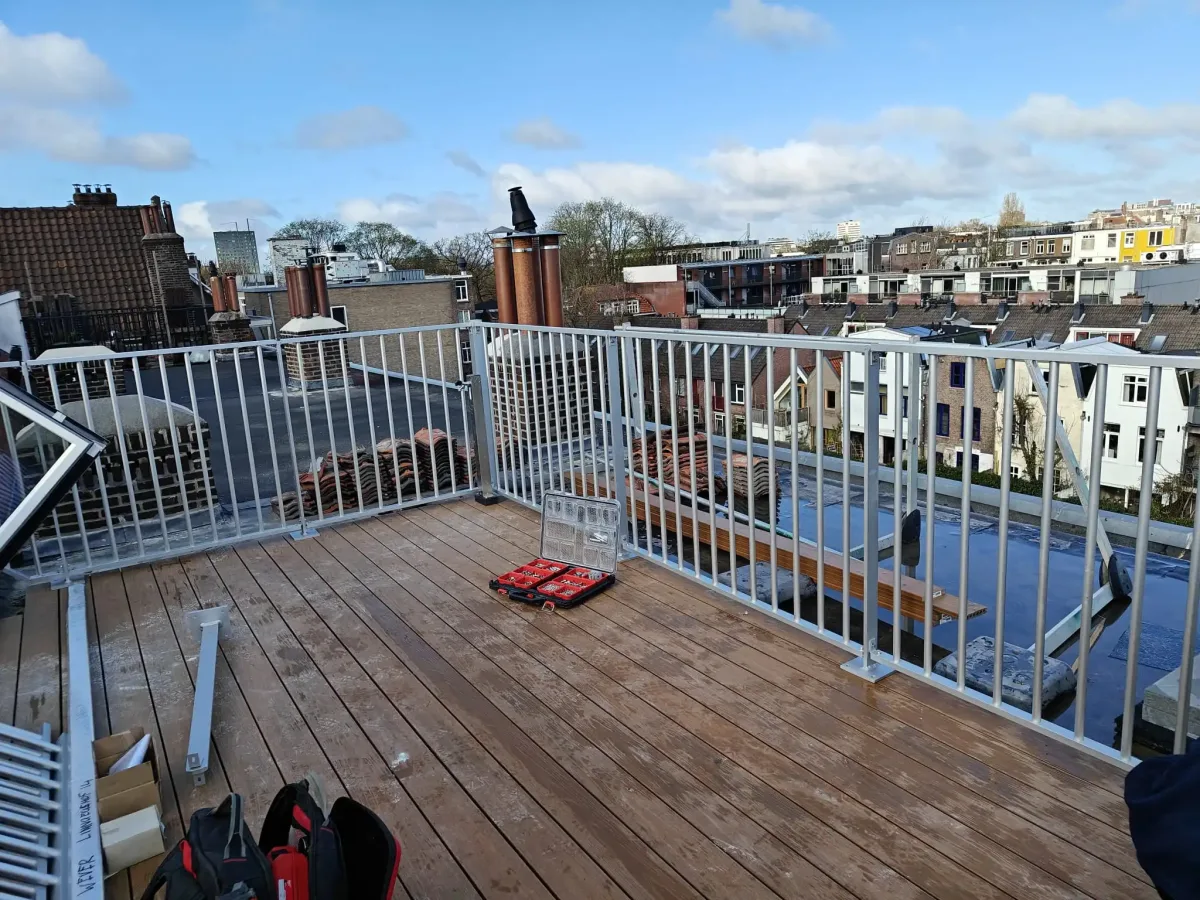 Foto van project: Aluminium hekwerk ASH-R25 op de Linnaeushof, Amsterdam 