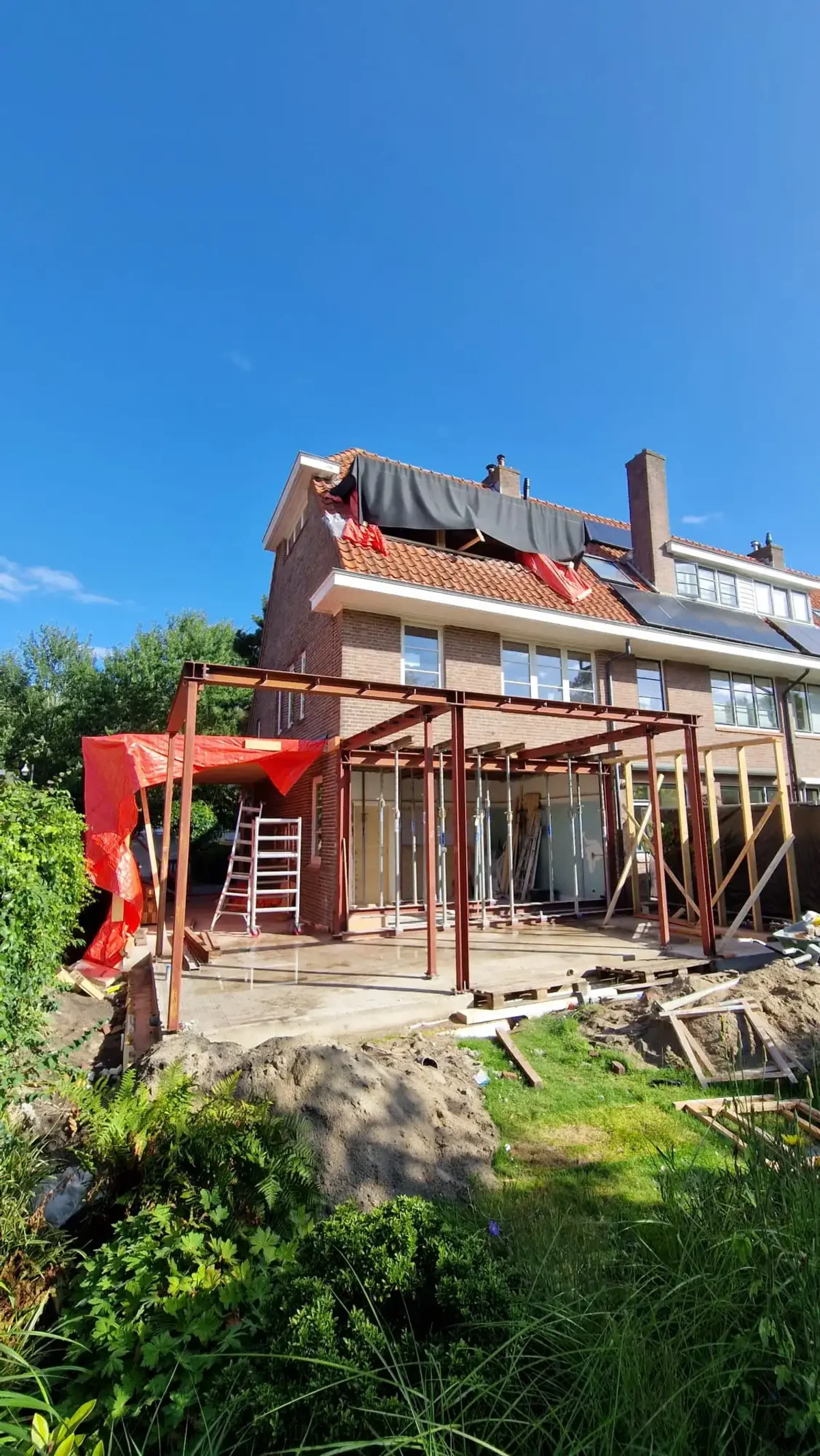 Foto van project: Staalconstructie uitbouw op de Laan van poot, Den haag (1) 