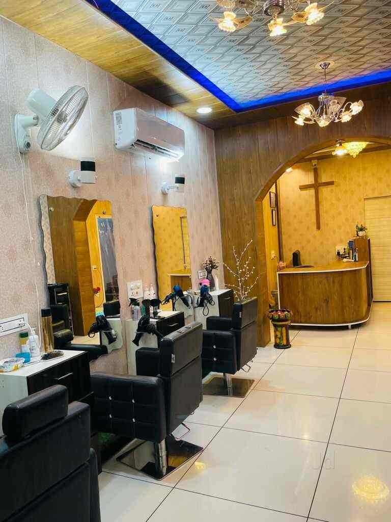 Look & Like Unisex Salon & Academy - Top Beauty & Salon in Kharar - Main View